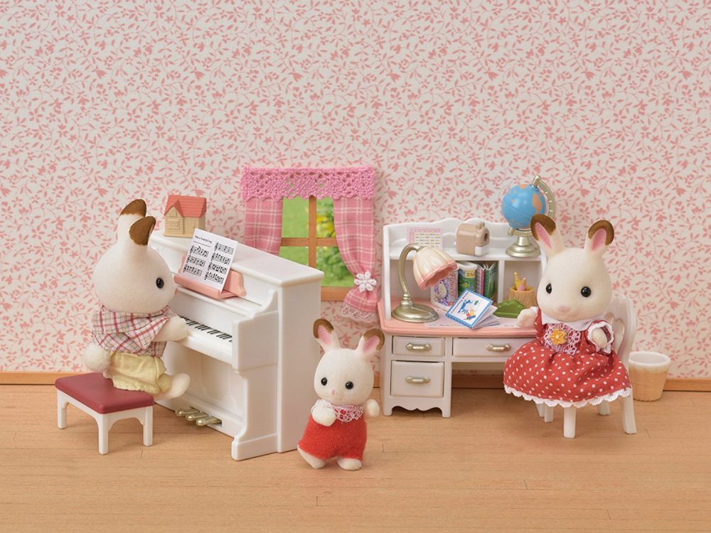 ⁦Sylvanian Families - משפחת סילבניאן - ערכת שולחן כתיבה ופסנתר⁩ – תמונה ⁦3⁩
