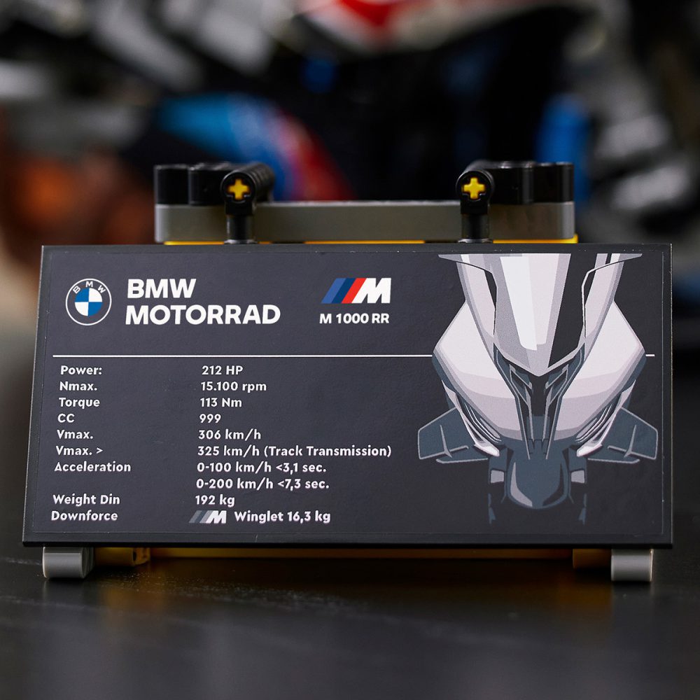 ⁦לגו טכני - אופנוע BMW M 100 RR⁩ – תמונה ⁦3⁩