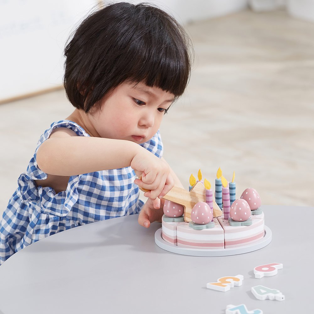 פולאר בי עוגת יומולדת מעץ – תמונה 3